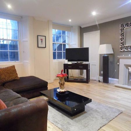 West End -Stunning, 2 Bedroom, Main Door Flat With Private Parking Glasgow Kültér fotó