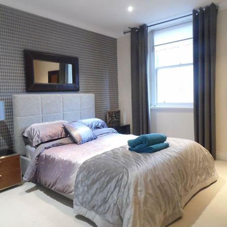 West End -Stunning, 2 Bedroom, Main Door Flat With Private Parking Glasgow Kültér fotó