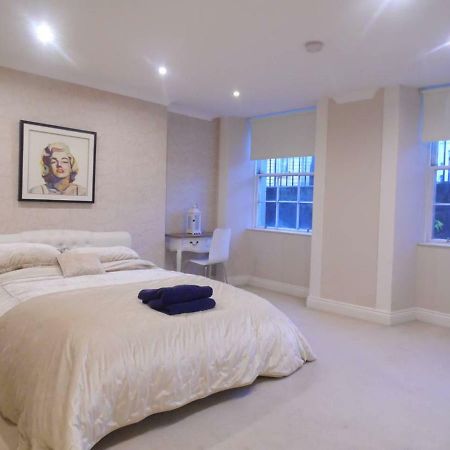 West End -Stunning, 2 Bedroom, Main Door Flat With Private Parking Glasgow Kültér fotó