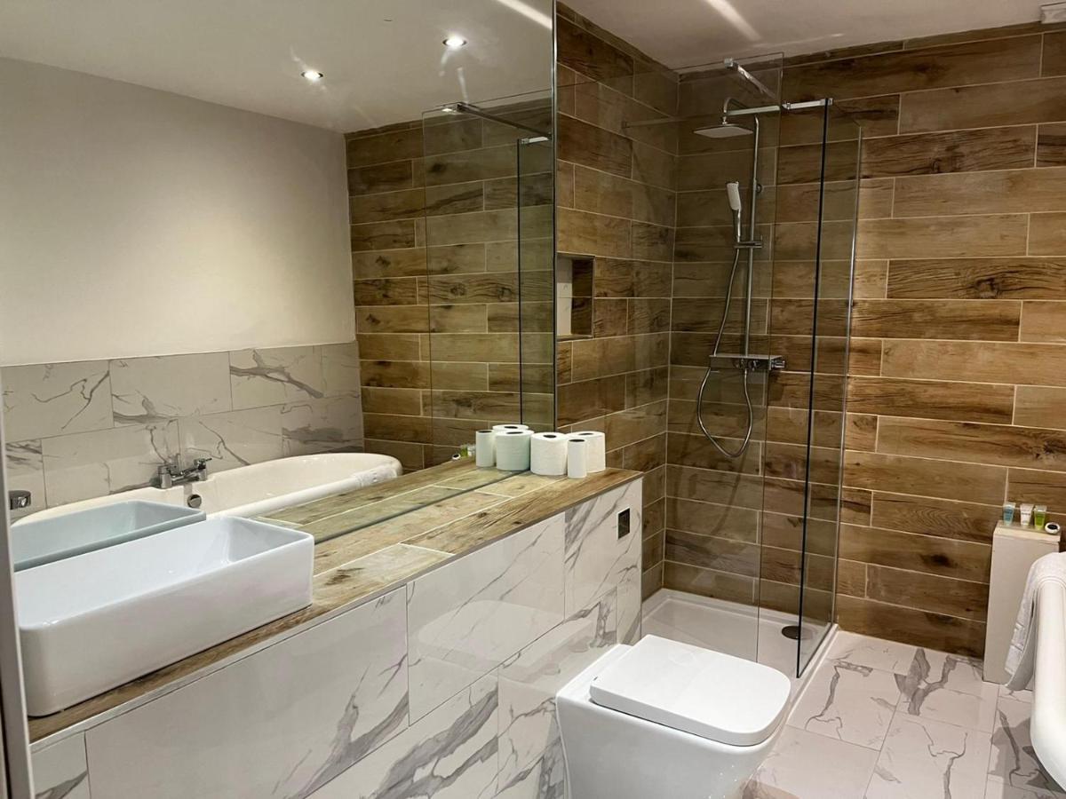 West End -Stunning, 2 Bedroom, Main Door Flat With Private Parking Glasgow Kültér fotó