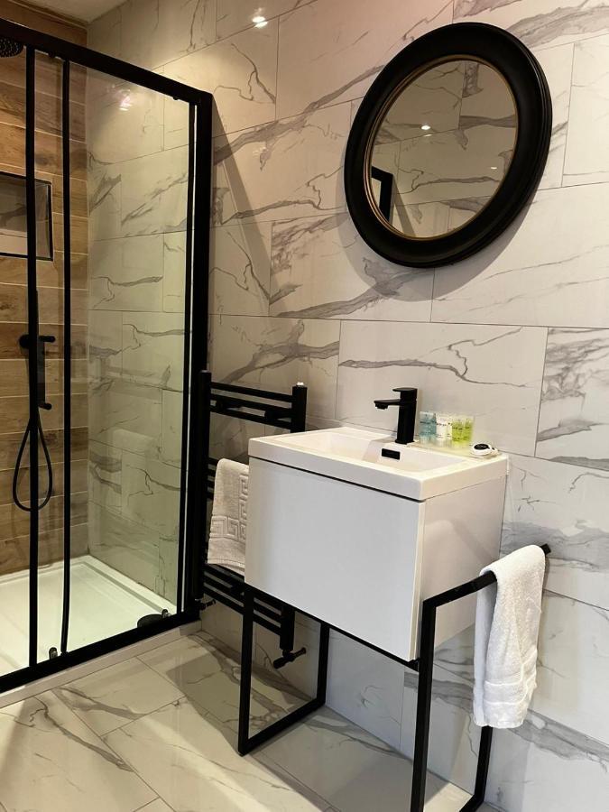 West End -Stunning, 2 Bedroom, Main Door Flat With Private Parking Glasgow Kültér fotó