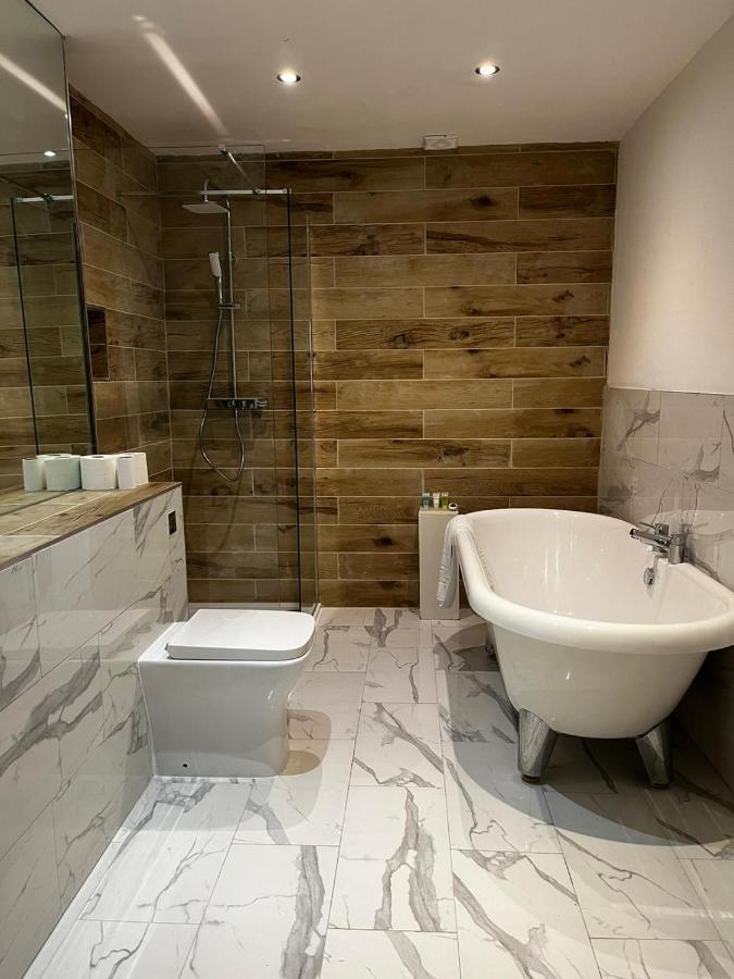 West End -Stunning, 2 Bedroom, Main Door Flat With Private Parking Glasgow Kültér fotó