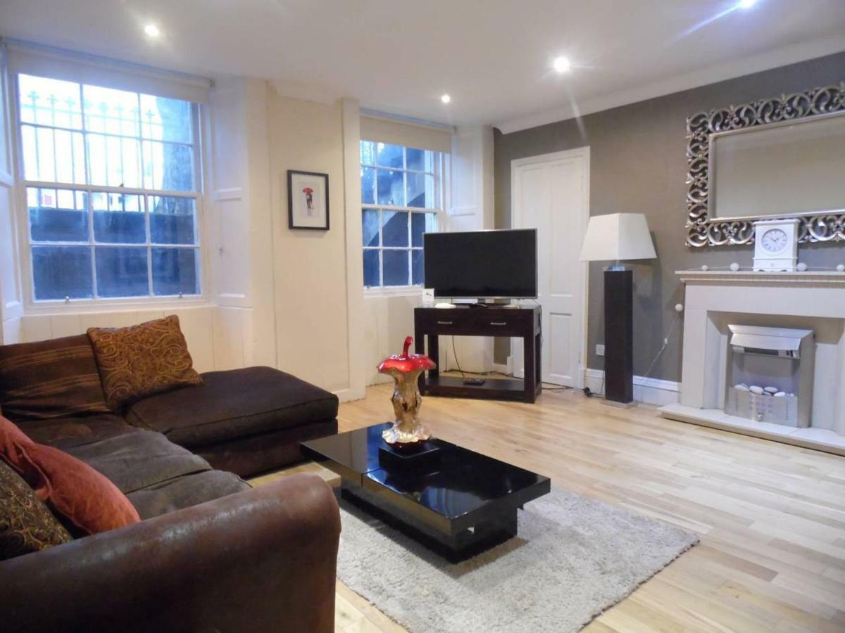 West End -Stunning, 2 Bedroom, Main Door Flat With Private Parking Glasgow Kültér fotó